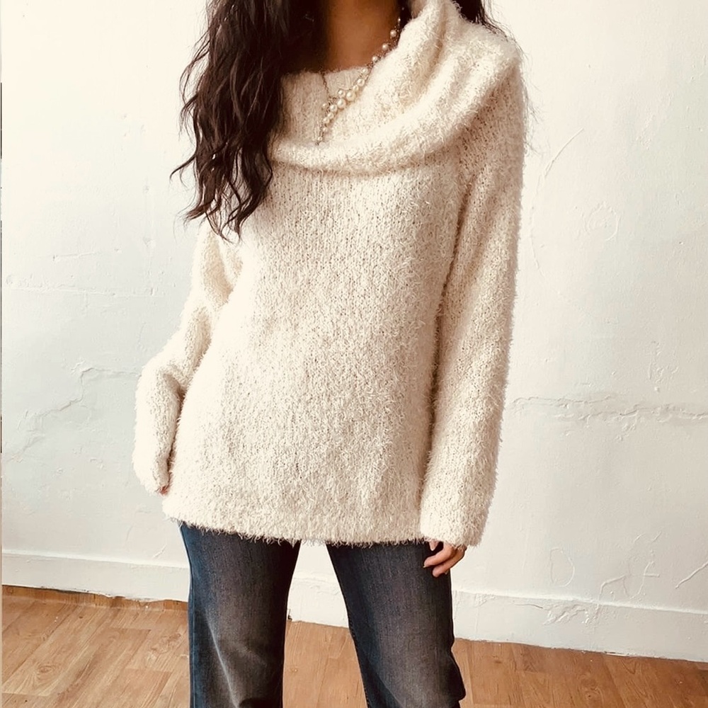 Laura Conrad Off the shoulder Plush Sweater size XL